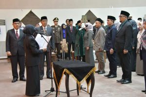 Wali Kota Banjar Lantik  Dr. H. Soni Harison, A.P, S.Sos, M.Si sebagai Sekretaris Daerah