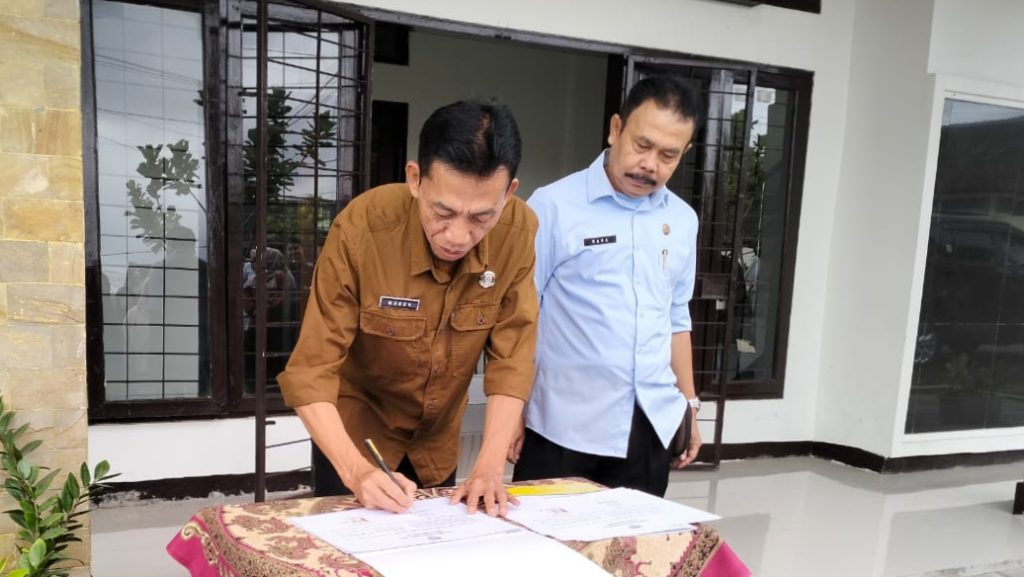 Jelang Pemilu Serentak 2024, Dinsos Kota Tasikmalaya Tandatangani Pakta Integritas Netralitas ASN