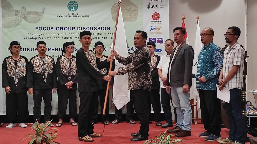 DPD HIMKI Priangan Dikukuhkan, Siap Angkat dan Tingkatkan Daya Saing Produk Lokal