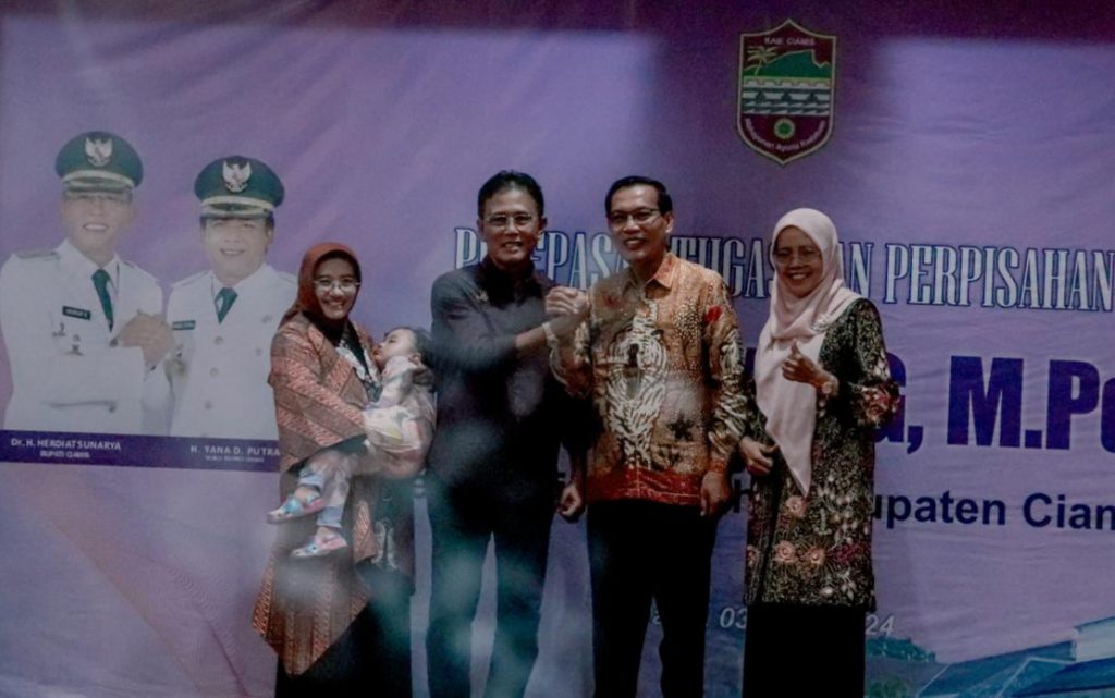 Bupati Ciamis Herdiat dan Mantan Sekda Ciamis Saling Memuji