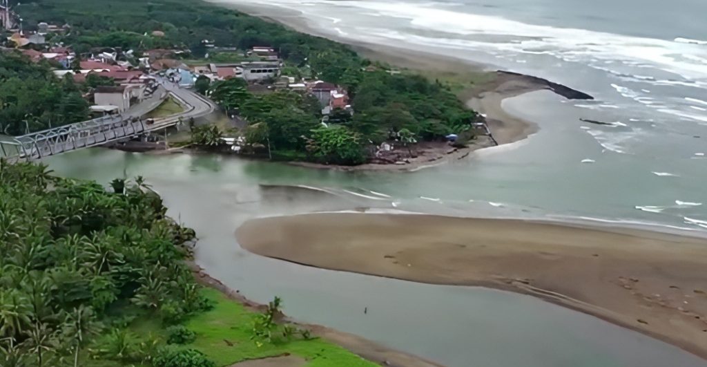 Gempa Megathrust Mengancam Pantai Cipatujah Tasikmalaya. BMKG : Estimasi Tinggi Tsunami 15 meter