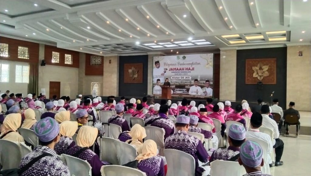 Bupati Lepas Pemberangkatan 432 Jemaah Haji Kloter Pertama dari Kabupaten Tasikmalaya