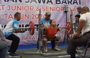 Gina Sonia Raih Medali Emas Kejuaraan Angkat Berat Jawa Barat