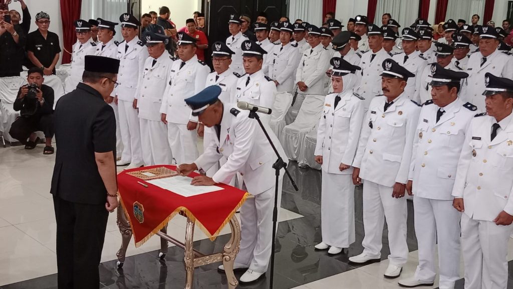 141 Kepala Desa Terima SK Perpanjangan Periode Masa Jabatan