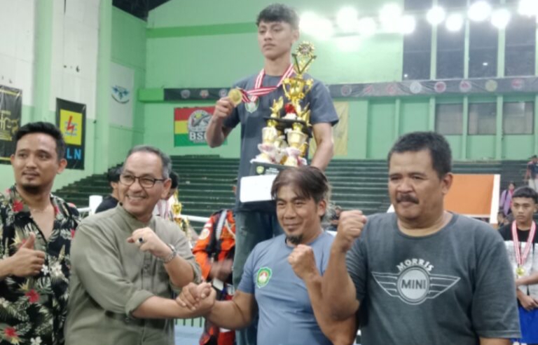 Petinju Muhammad Zildan Rizki Asal Kabupaten Tasikmalaya Raih Medali Emas dan Petinju Favorit Pertina Cup 2024