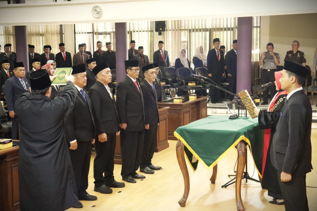 Pimpinan DPRD Kabupaten Ciamis Resmi Dilantik. Pj Bupati Ajak Tingkatkan Kinerja dan Sinergitas
