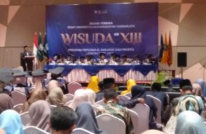 232 Mahasiswa UMTAS Raih Gelar Sarjana Pada Wisuda ke-13, Rektor : Harus Profesional di Bidangnya dan Memberi Manfaat