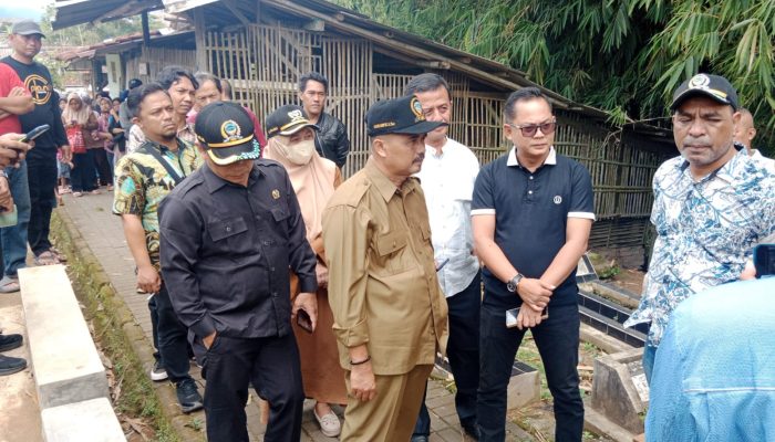 Segel dan Desak Bongkar Tower BTS, Warga Padasuka Keluhkan Polusi Suara