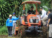 Salurkan Bantuan Mesin Pertanian Untuk Tingkatkan Produksi