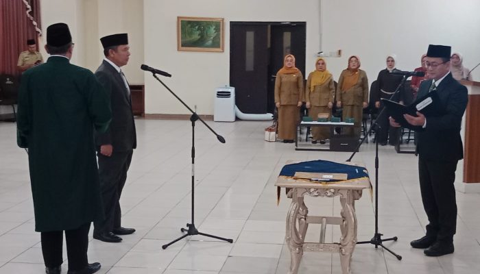 Lantik Roni Sahroni Sebagai Penjabat Sekretaris Daerah, Bupati : Terjemahkan Visi Misi Kepala Daerah